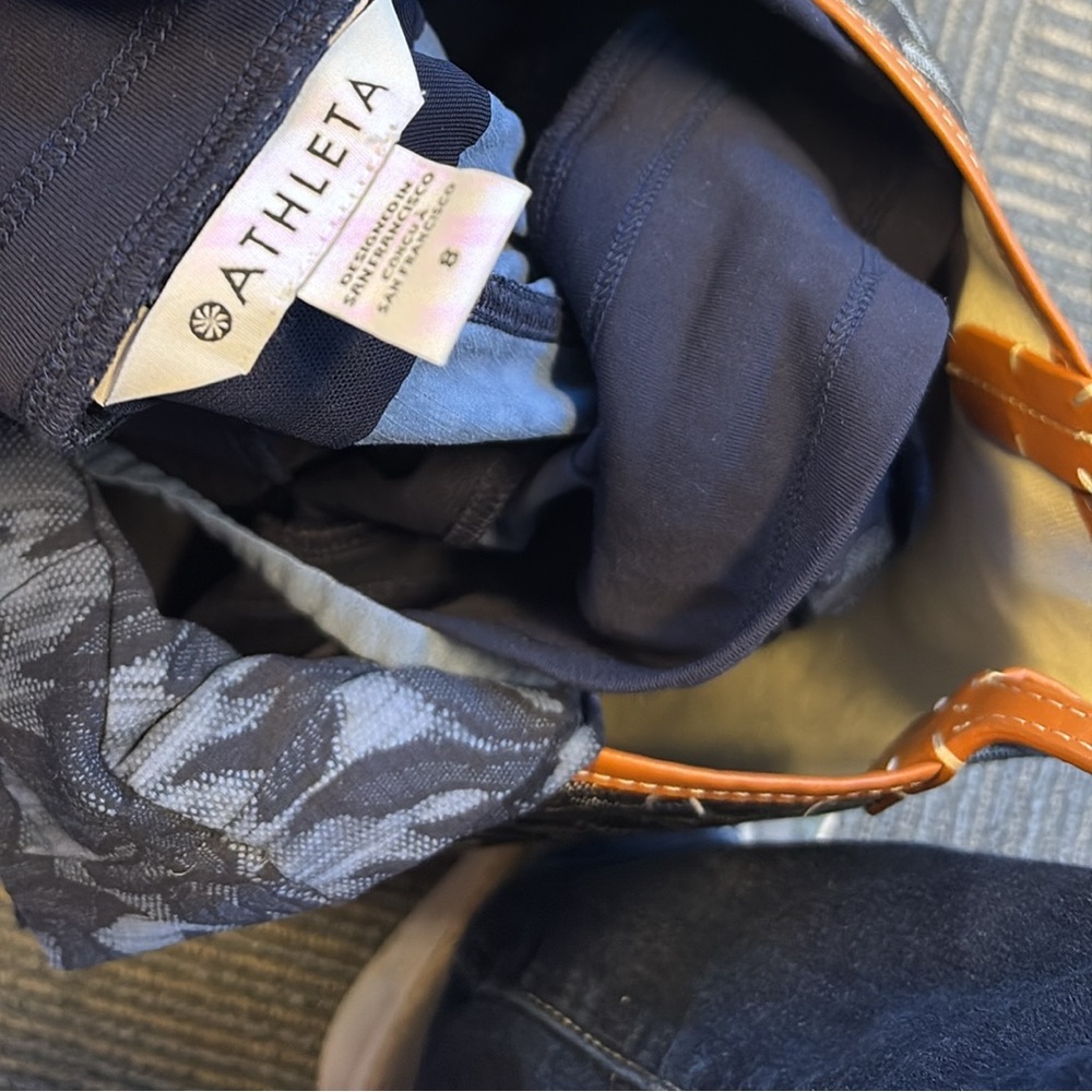 Athleta Trekkie North blue floral joggers - Picture 3 of 3